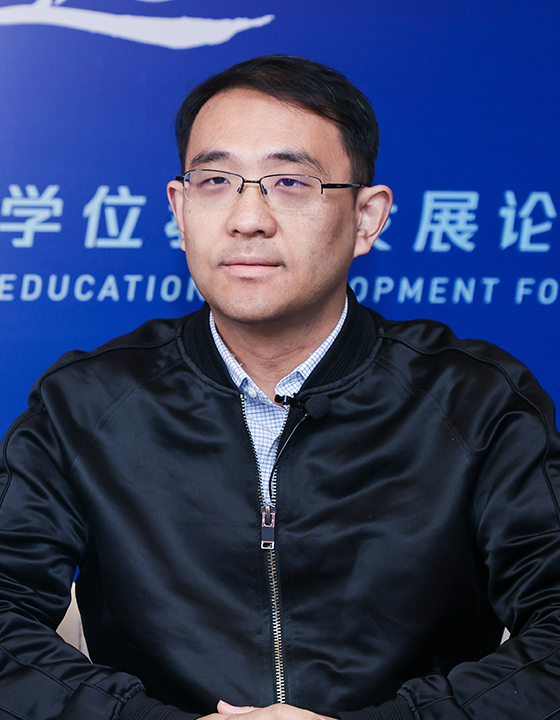 李彬