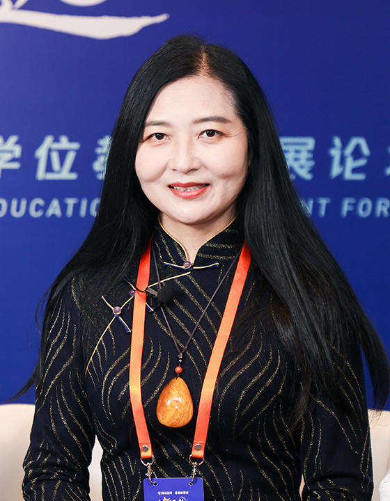 徐詠梅 